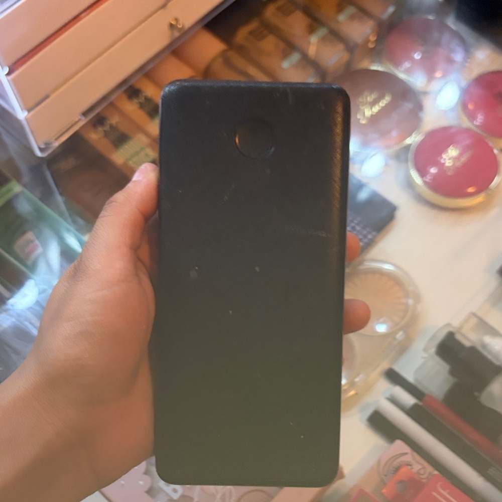 Portable Black Power Bank - High-Capacity Portable Charger